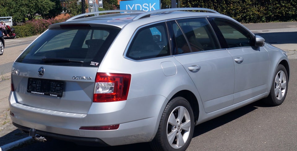 Skoda Octavia 2,0 TDi 150 Elegance Combi DSG 5d