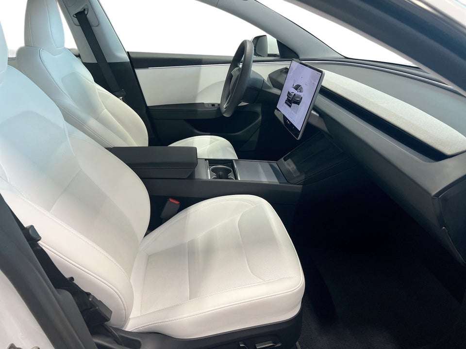 Tesla Model 3 Long Range AWD 4d