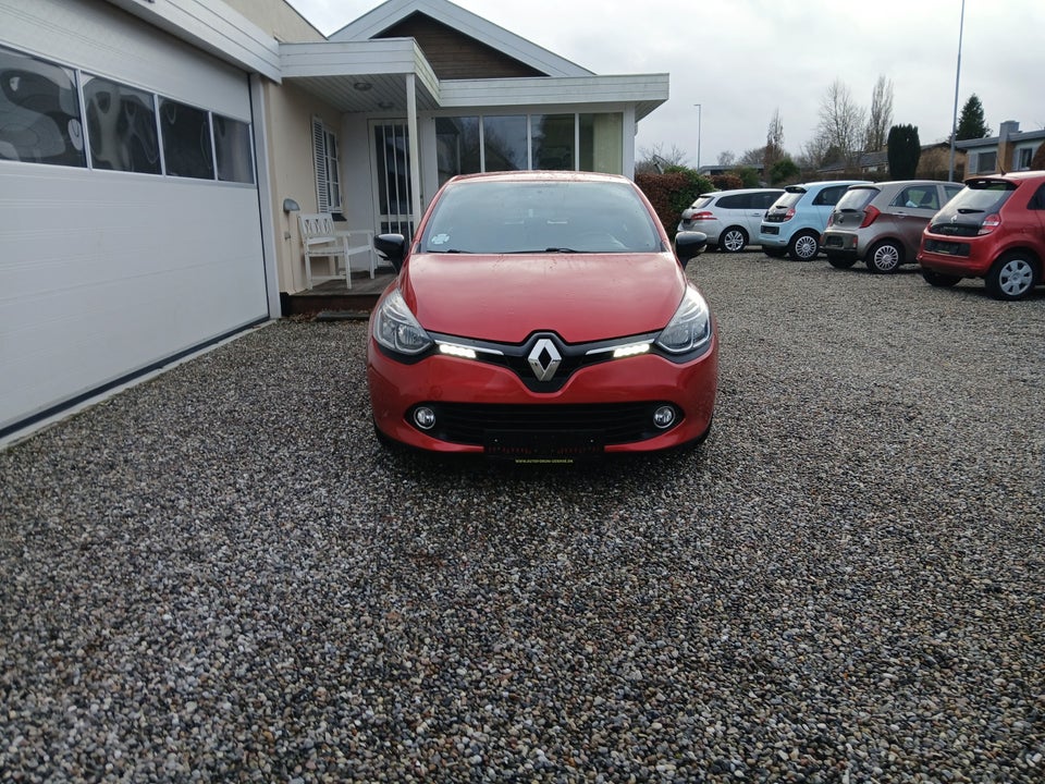 Renault Clio IV 0,9 TCe 90 Expression 5d
