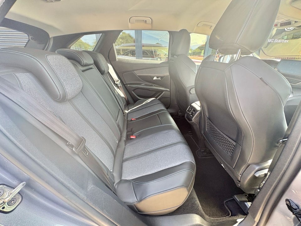 Peugeot 3008 1,6 Hybrid Allure Pack EAT8 5d