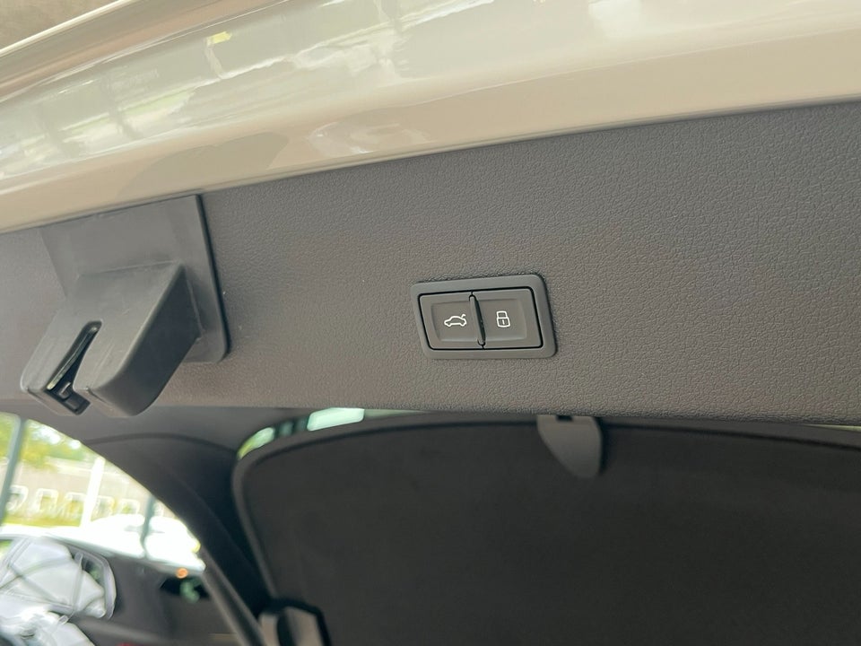 Audi Q8 e-tron 55 S-line Sportback quattro 5d