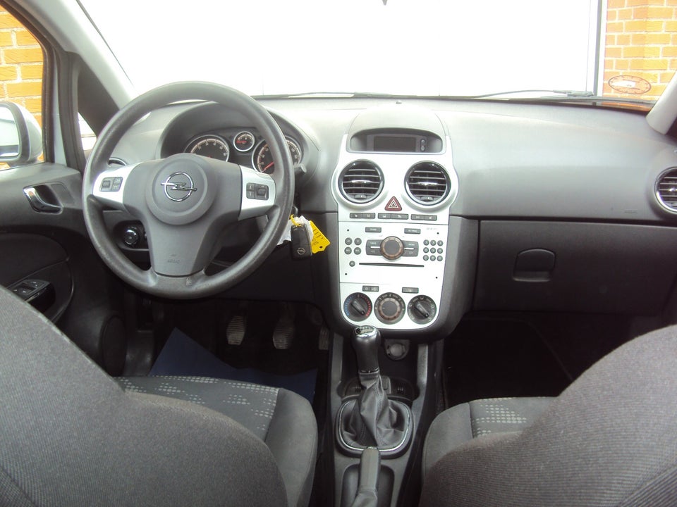 Opel Corsa 1,2 16V Cool 5d