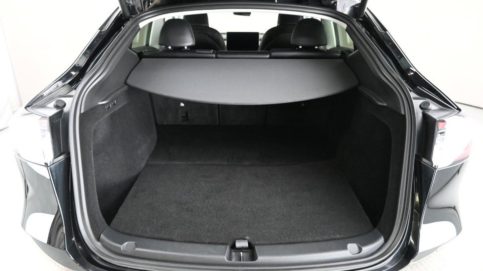 Tesla Model Y Long Range AWD 5d