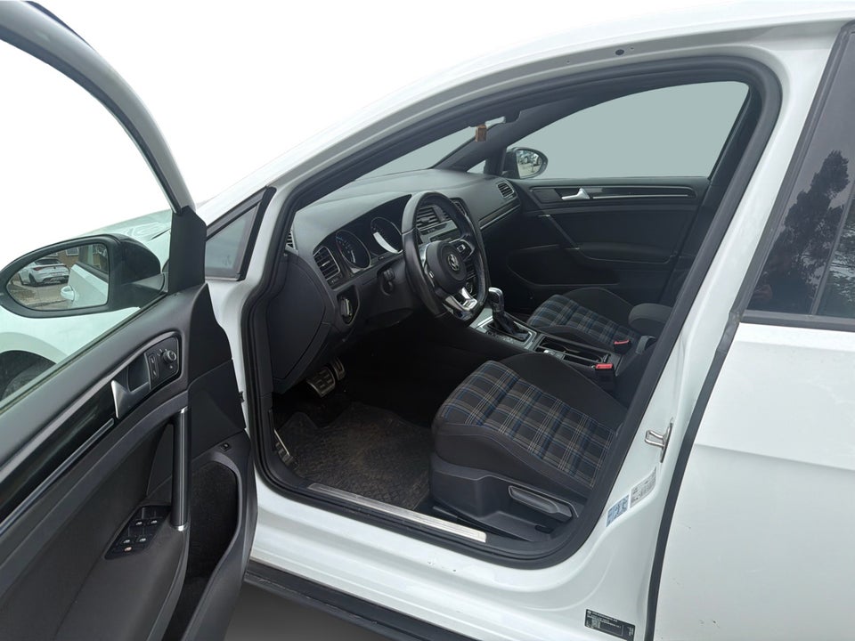 VW Golf VII 1,4 GTE DSG 5d