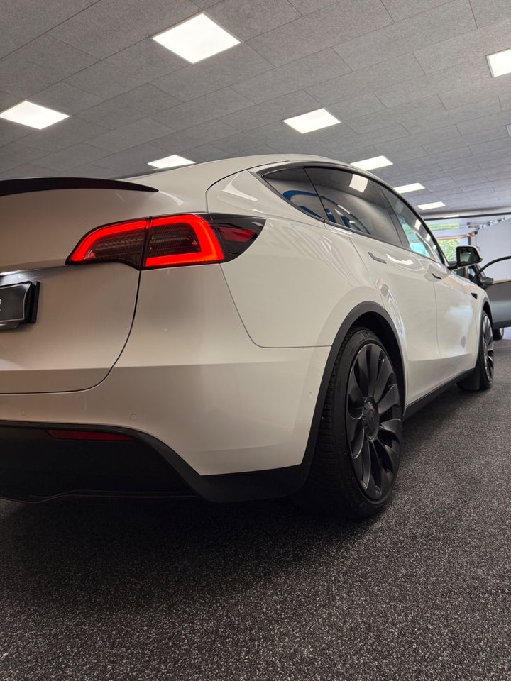 Tesla Model Y Performance AWD 5d