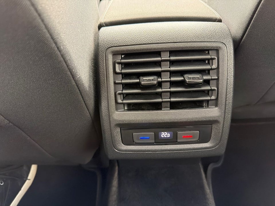 VW Golf VIII 1,5 eTSi 150 Style DSG 5d