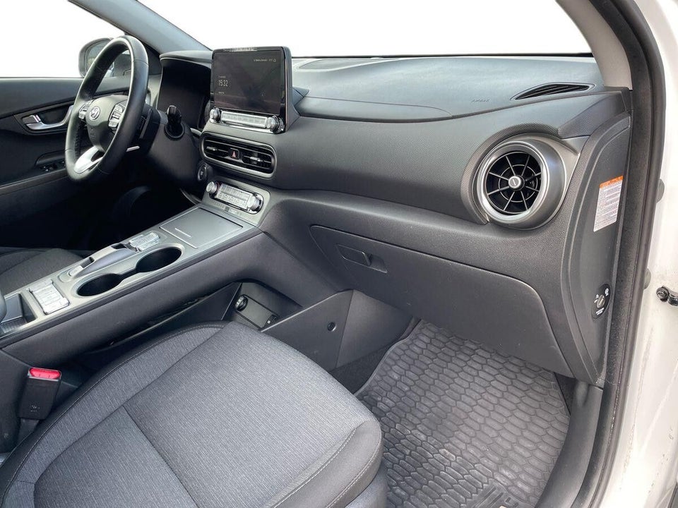 Hyundai Kona 64 EV Essential 5d