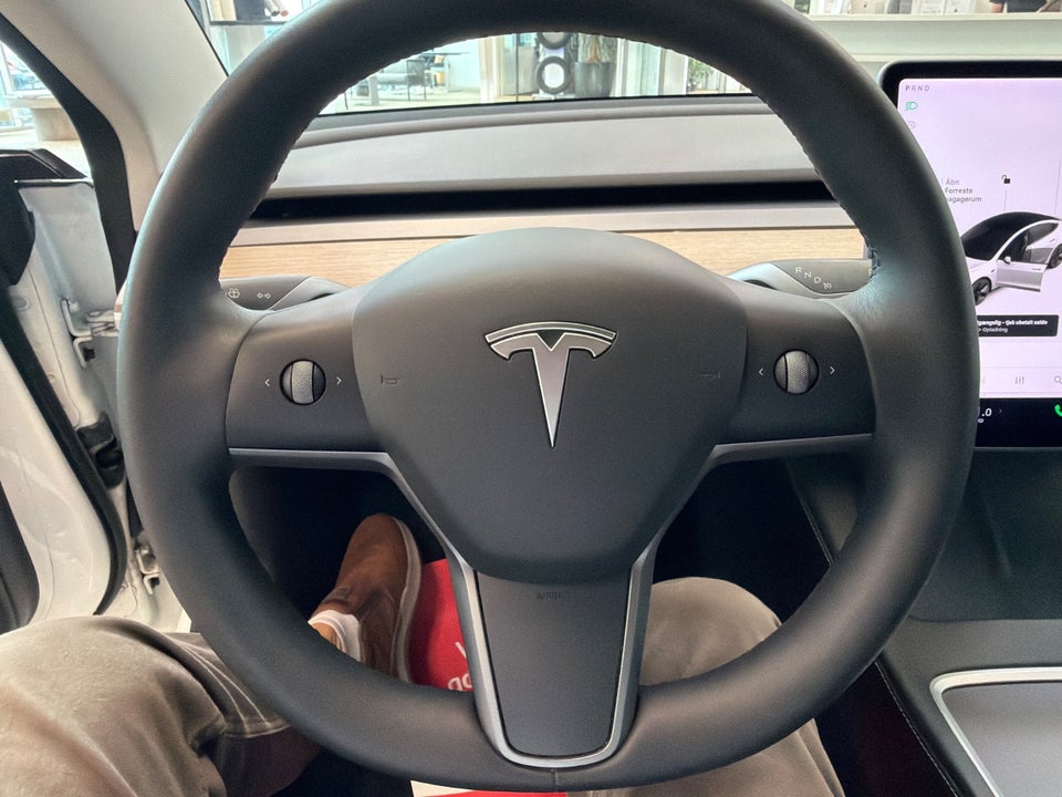 Tesla Model 3 Standard Range+ RWD 4d