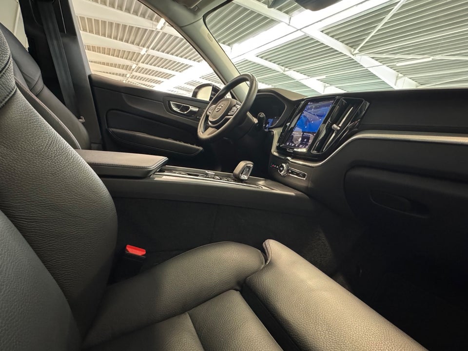 Volvo XC60 2,0 T8 ReCharge Plus Dark aut. AWD 5d