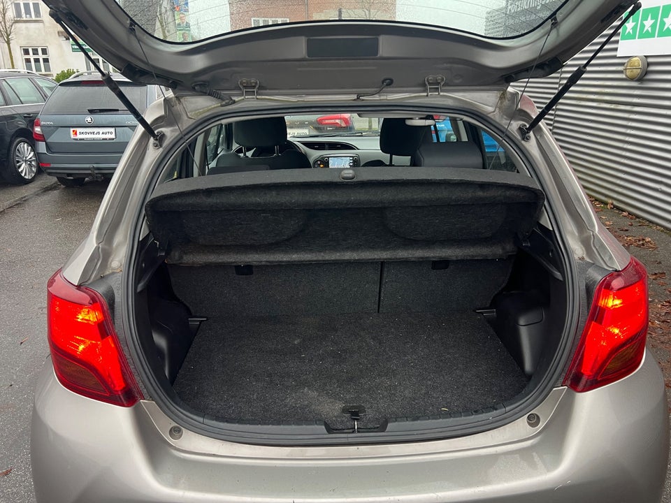 Toyota Yaris 1,0 VVT-i T2 Premium 5d