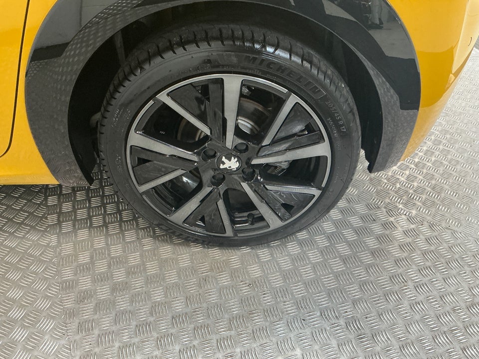 Peugeot e-208 50 GT 5d