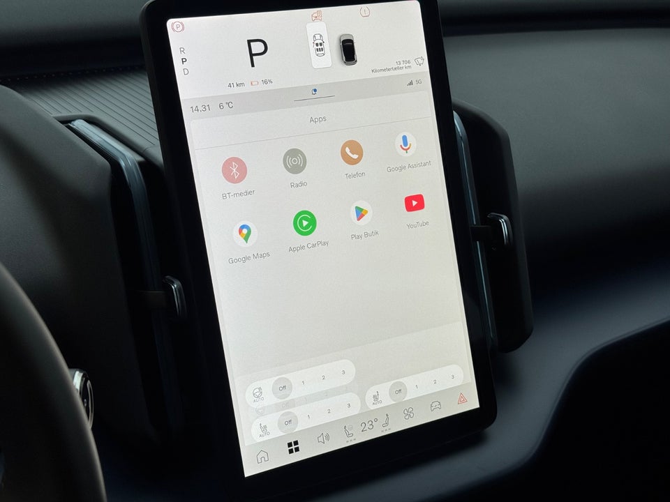 Volvo EX30 Standard Range Core 5d