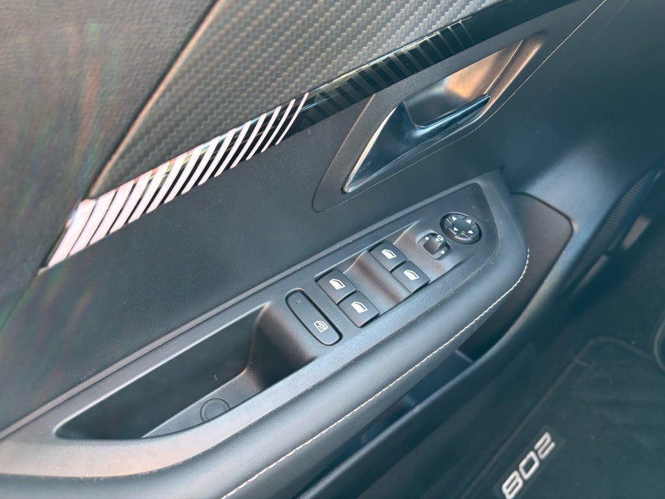 Peugeot 208 1,2 PureTech 100 Allure+ 5d