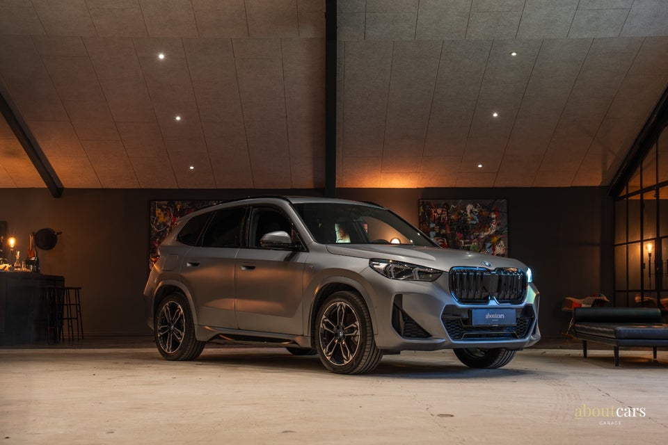 BMW iX1 xDrive30 Fully Charged M-Sport 5d