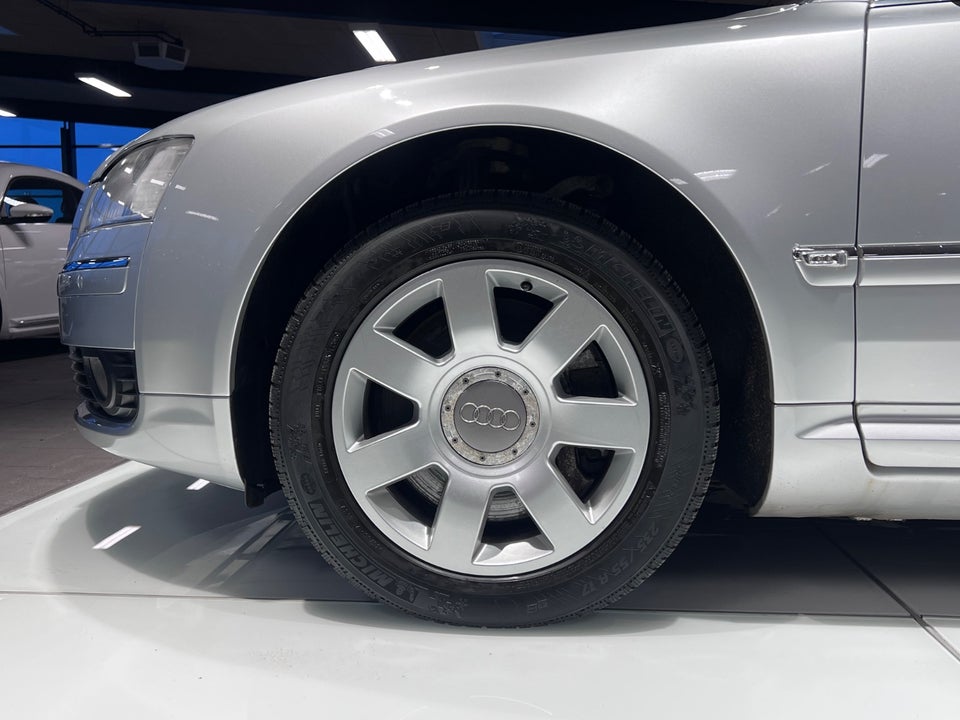Audi A8 4,2 V8 quattro Tiptr. 4d