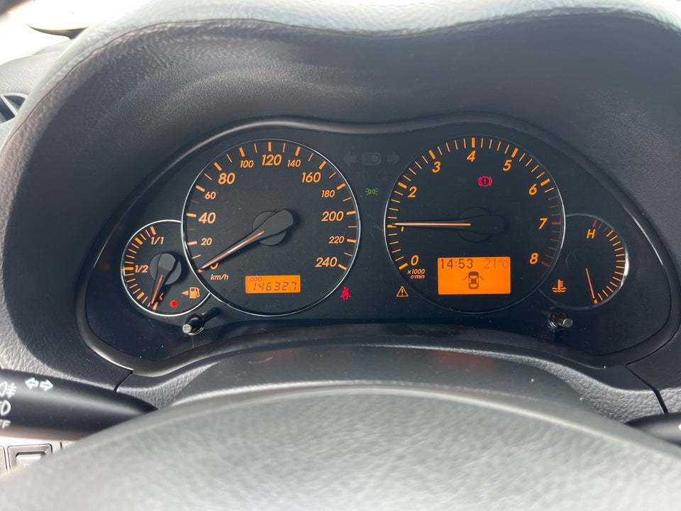 Toyota Avensis 2,0 Sol stc. 5d