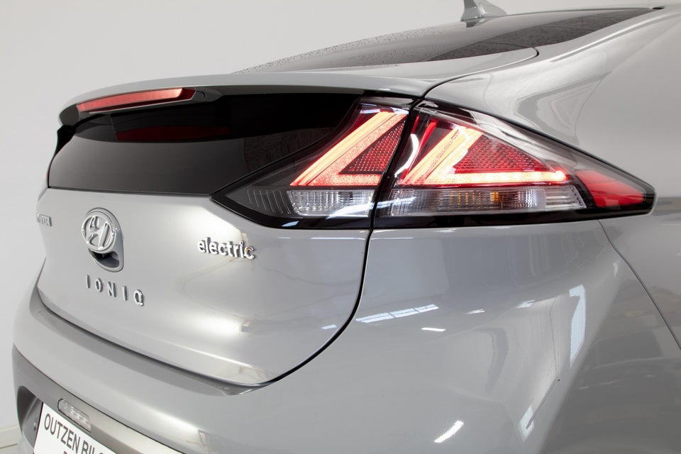 Hyundai Ioniq 40 EV Premium 5d