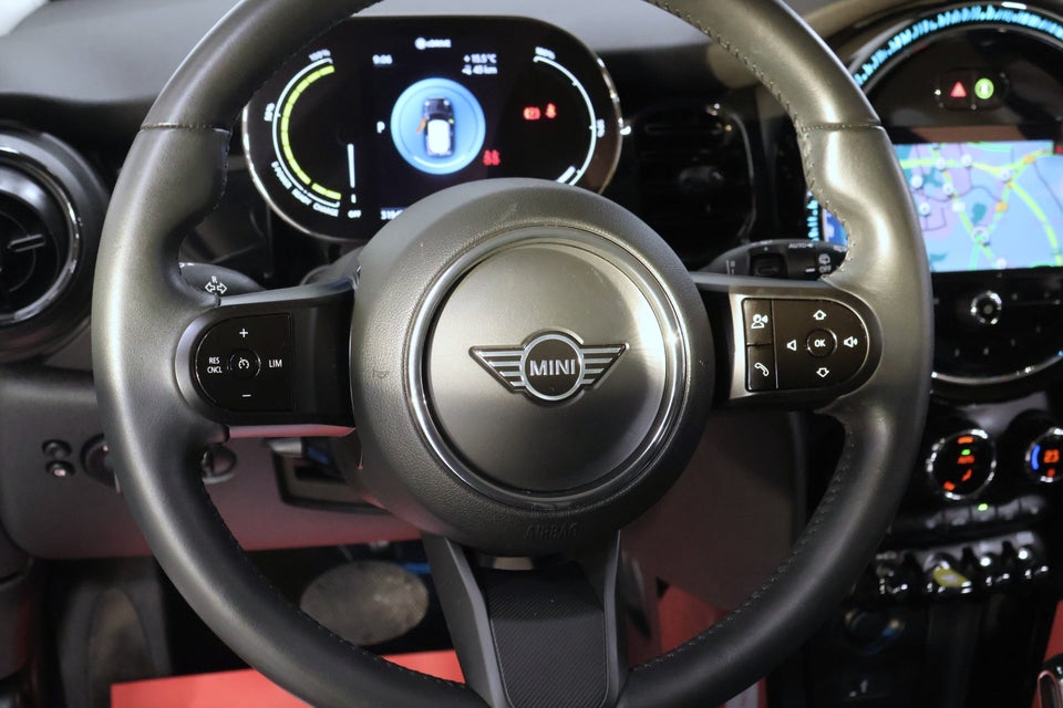 MINI Cooper SE Essential 3d