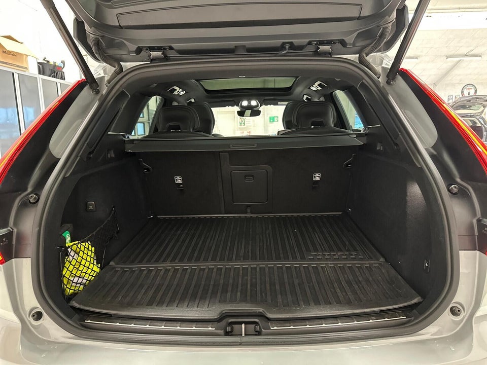 Volvo XC60 2,0 T8 ReCharge Ultimate Dark aut. AWD 5d