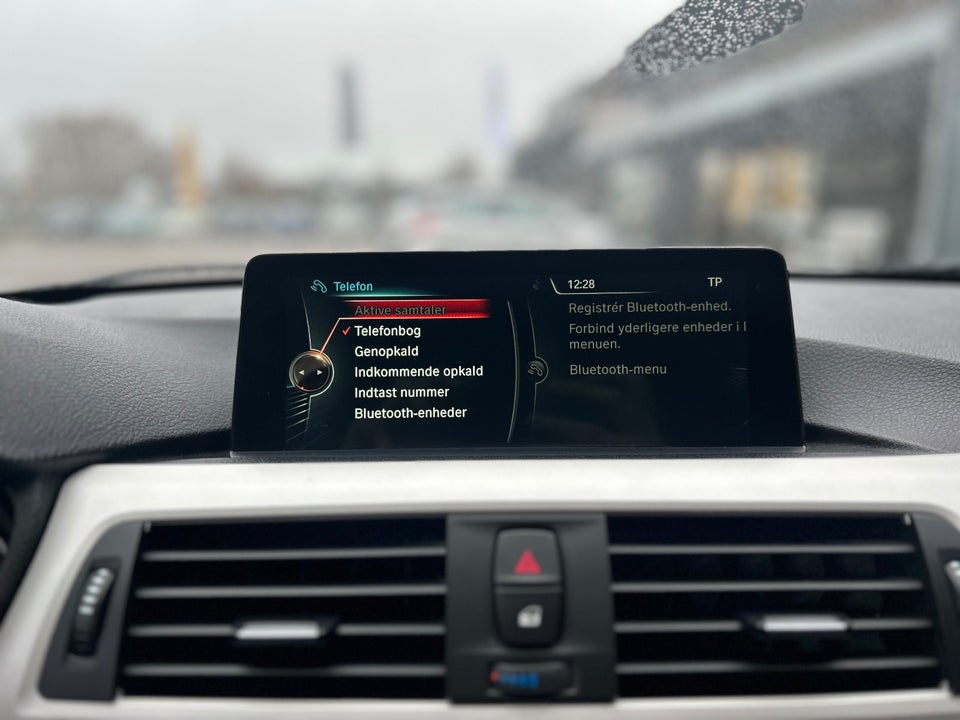 BMW 320d 2,0 Touring aut. 5d