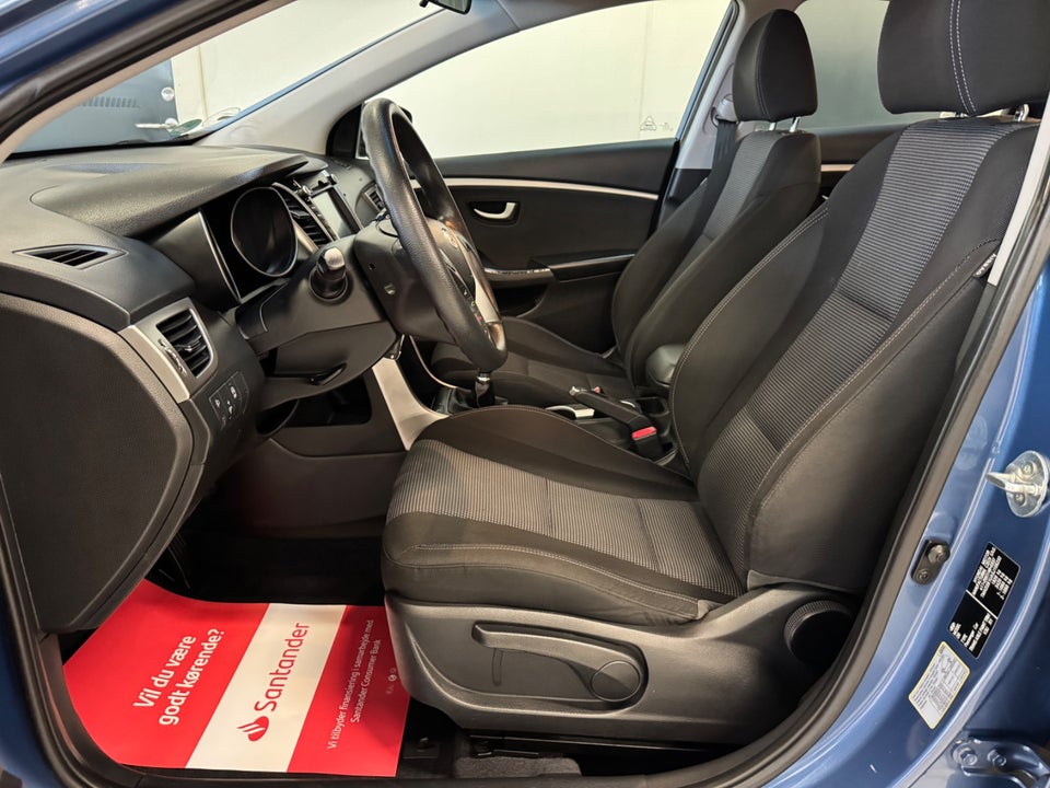 Hyundai i30 1,6 CRDi 110 Active CW 5d