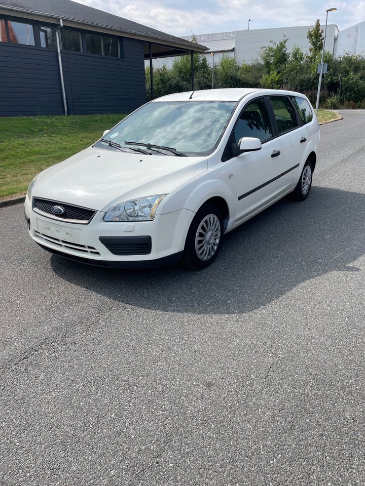 Ford Focus 1,6 Trend 100 5d