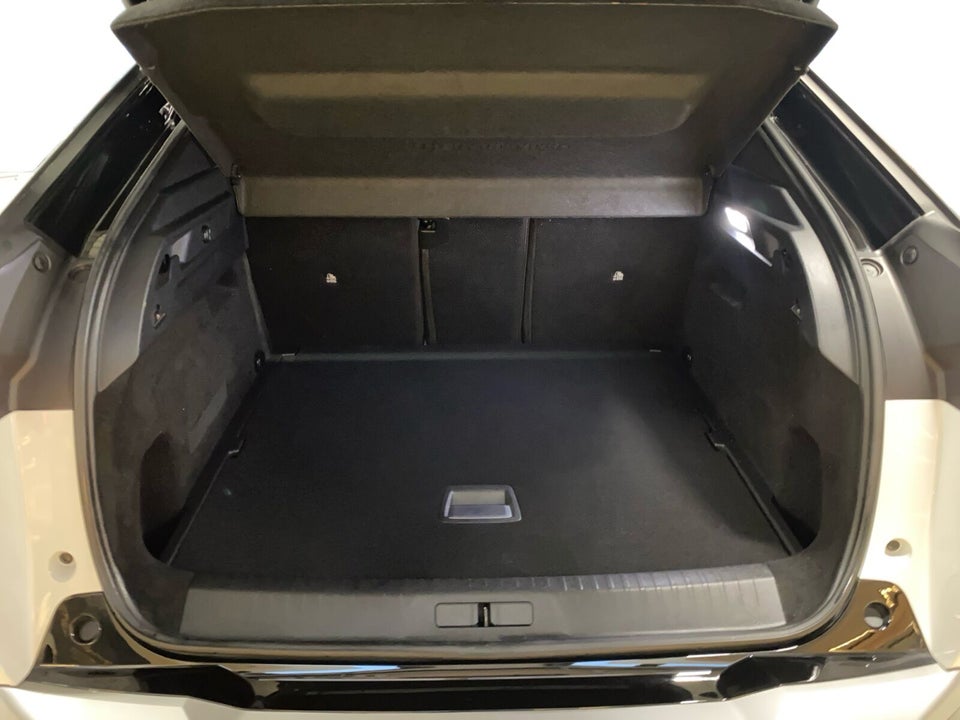 Peugeot e-3008 77 GT Pack 5d