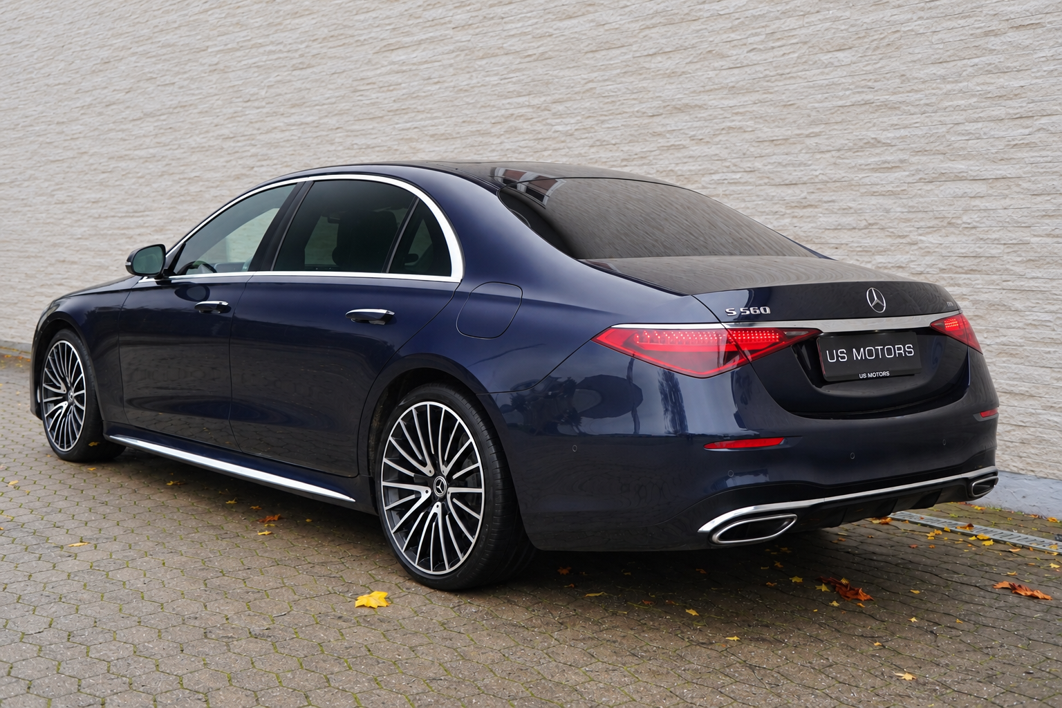 Mercedes-Benz S580 e 3,0 aut. lang 4d · 5