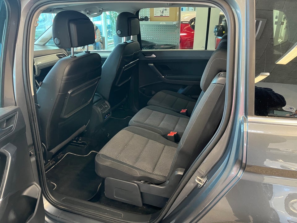 VW Touran 1,6 TDi 115 Comfortline DSG 7prs 5d