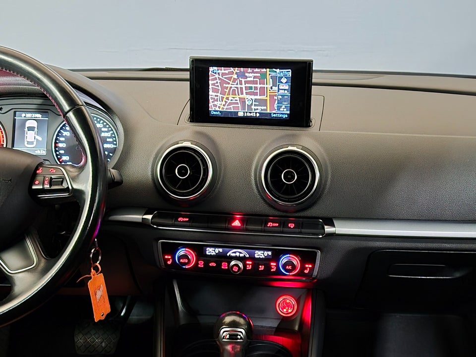 Audi A3 1,6 TDi 110 Ambiente S-tr. 4d