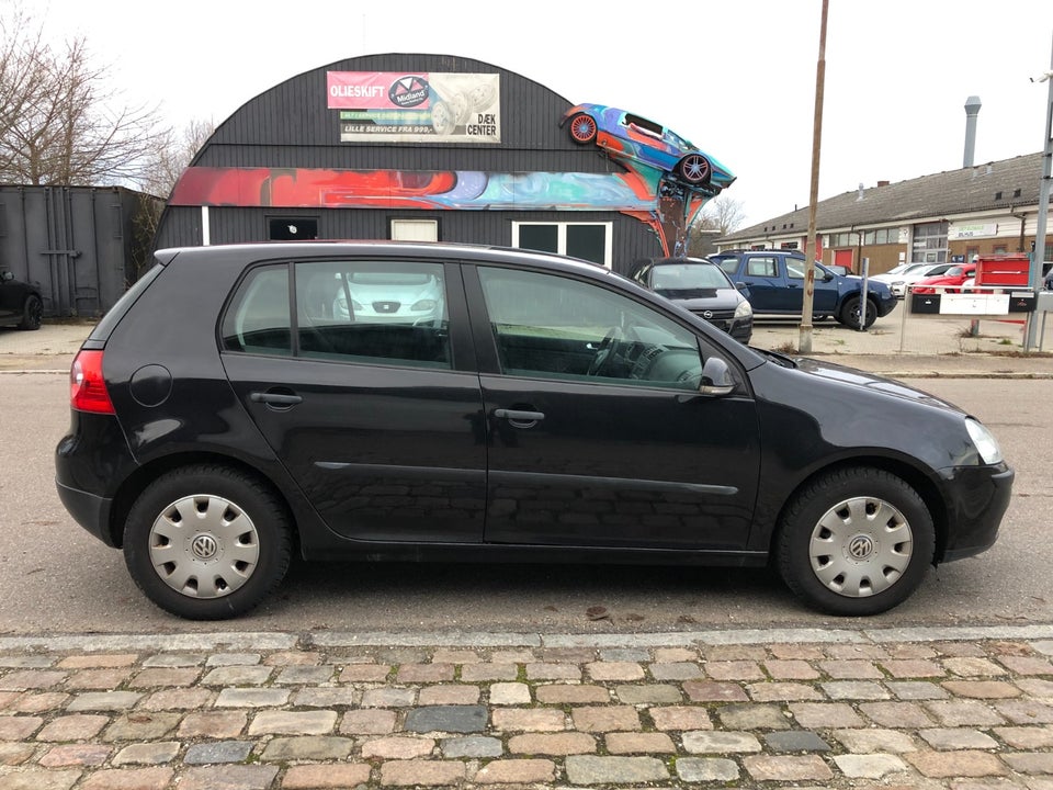 VW Golf V 1,6 Trendline 5d