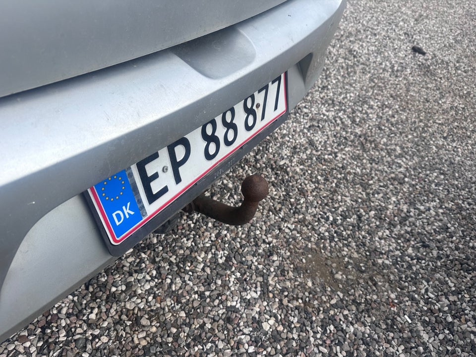 Renault Clio III 1,2 16V Authentique 5d