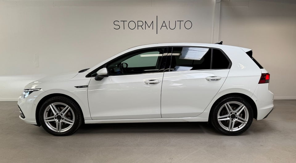 VW Golf VIII 2,0 TDi 150 Style DSG 5d