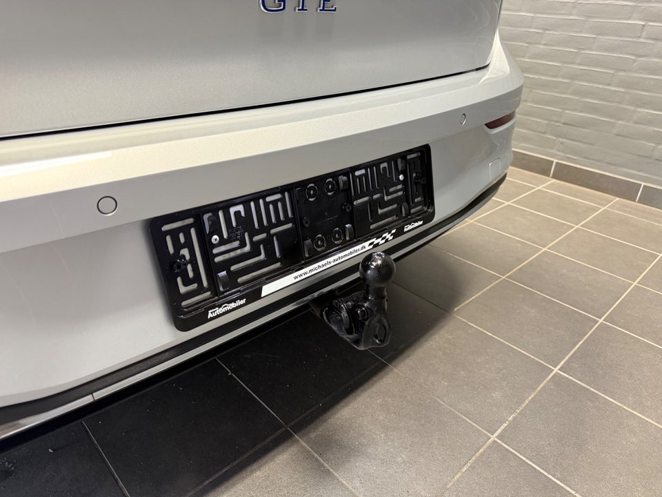 VW Golf VIII 1,4 GTE DSG 5d
