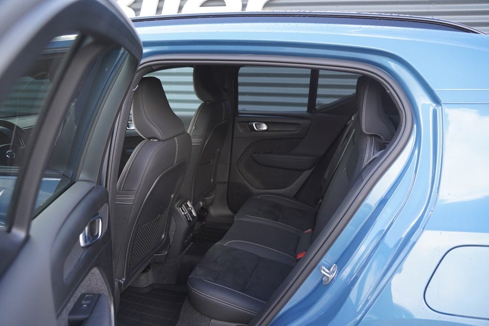 Volvo EX40 Twin Performance Plus 5d