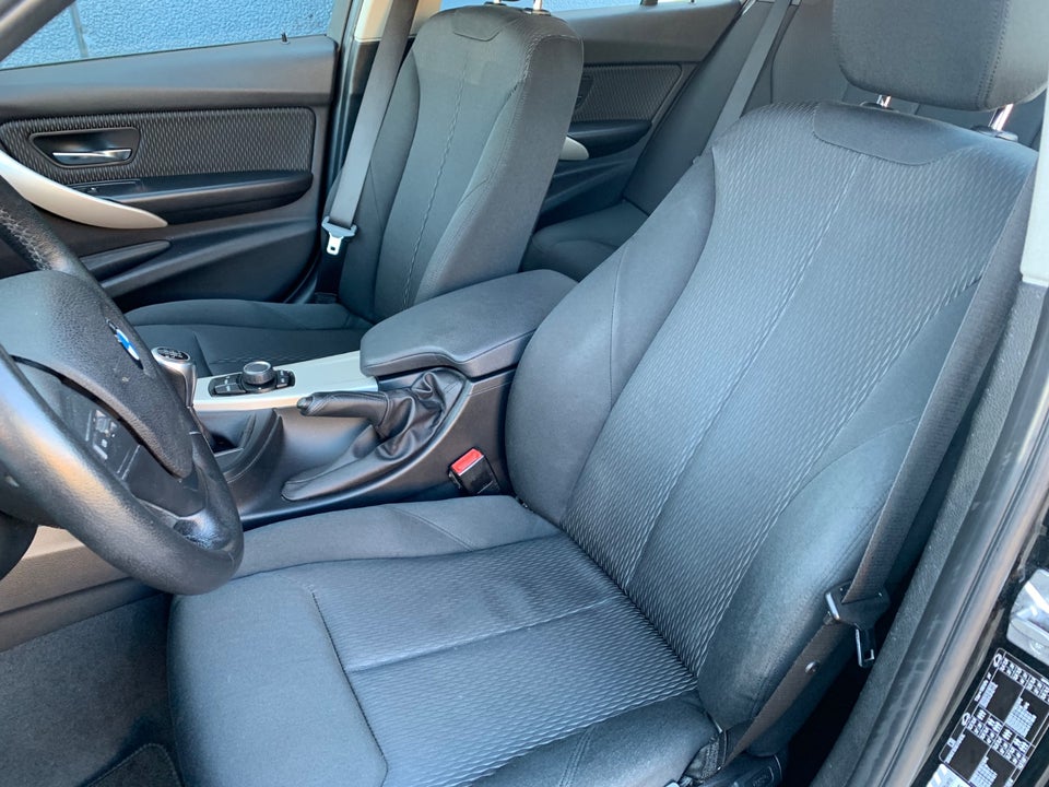 BMW 320d 2,0 Touring 5d