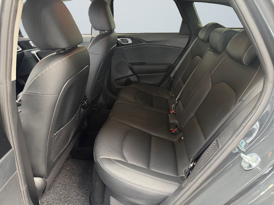 Kia Ceed 1,6 PHEV Upgrade Premium SW DCT 5d