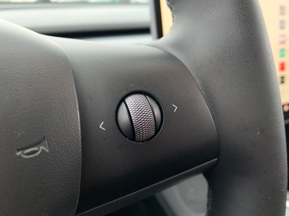 Tesla Model Y Long Range AWD 5d