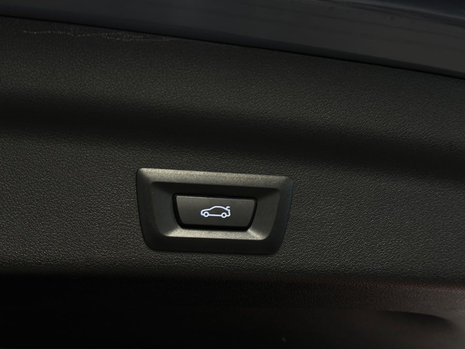 BMW iX1 xDrive30 X-Line 5d