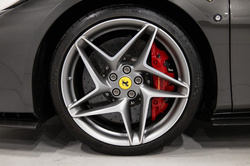 Ferrari F8 Tributo 3,9 DCT 2d