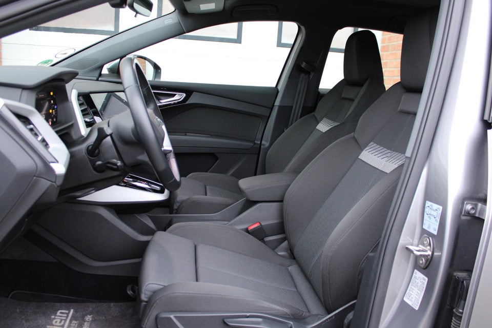 Audi Q4 e-tron 45 S-line quattro 5d