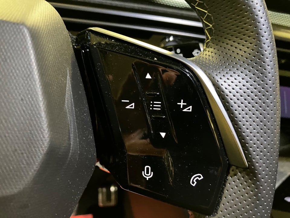 Peugeot e-5008 77 GT 7prs 5d