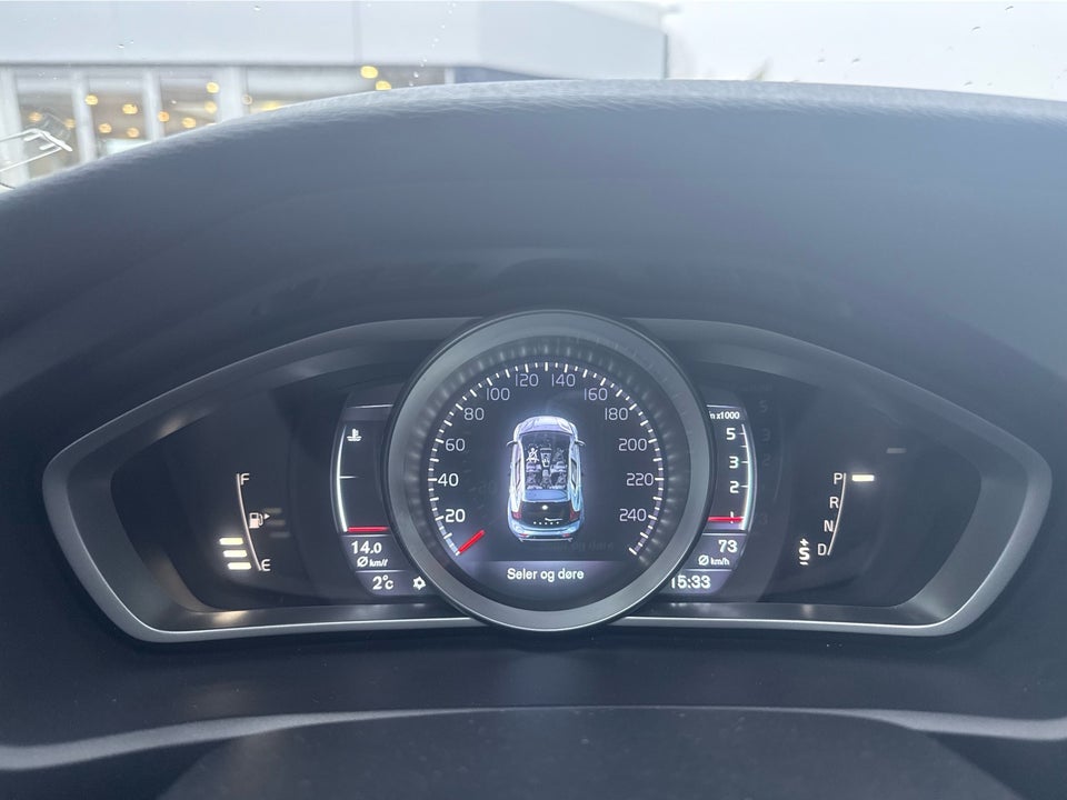 Volvo V40 2,0 D3 150 Momentum aut. 5d