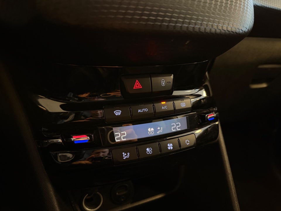 Peugeot 208 1,6 BlueHDi 100 Desire 5d