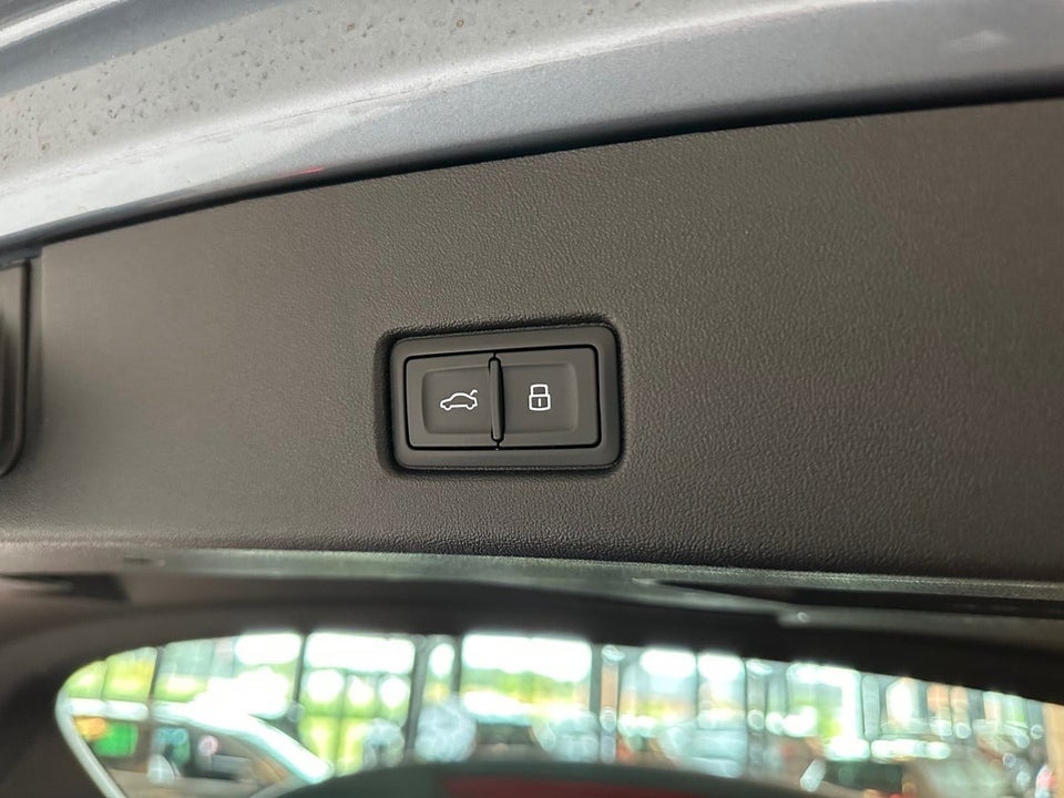 Audi Q4 e-tron 40 S-line 5d