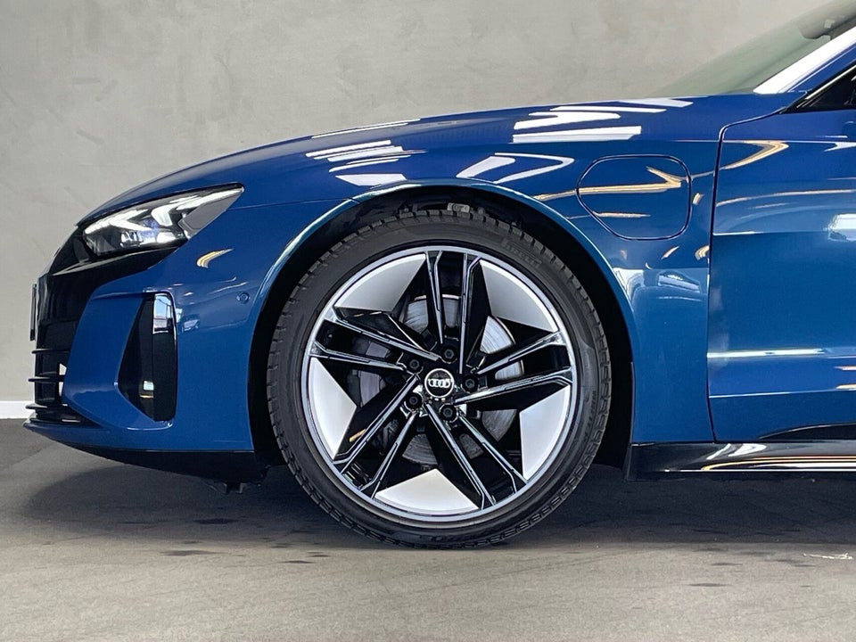 Audi e-tron GT quattro 4d