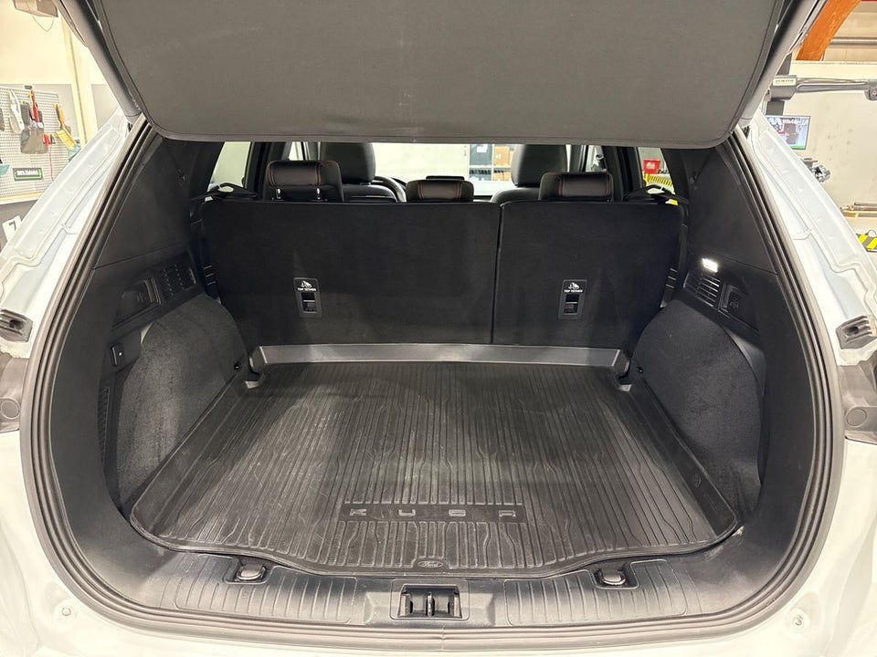 Ford Kuga 2,5 PHEV ST-Line X CVT 5d