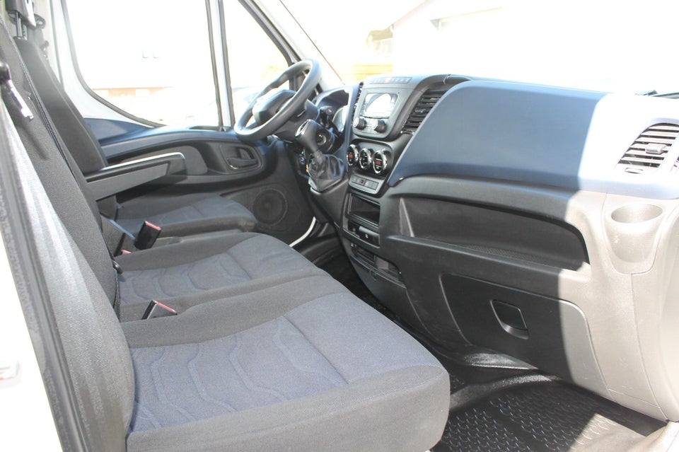 Iveco Daily 2,3 35S14 Alukasse m/lift AG8 2d