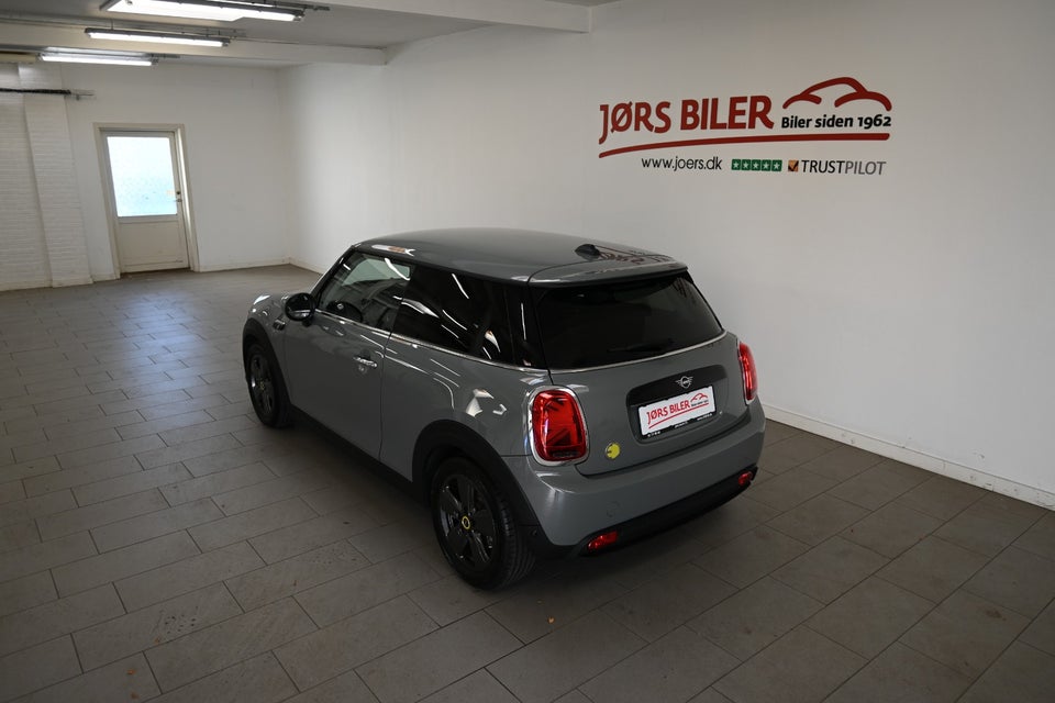 MINI Cooper SE Essential 3d