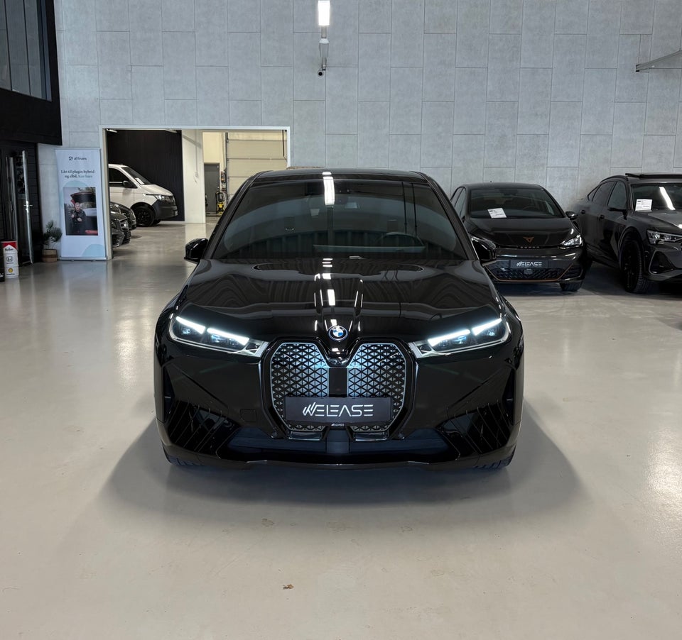 BMW iX xDrive40 Fully Charged 5d